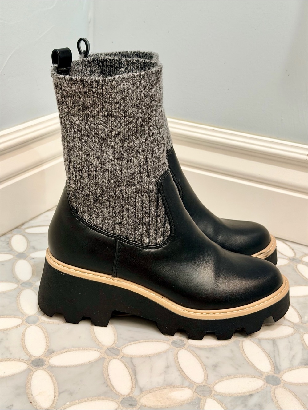 DV by Dolce Vita Vionie Knit Lug Sole Chelsea Boots Black Gray Women's Size 7.5